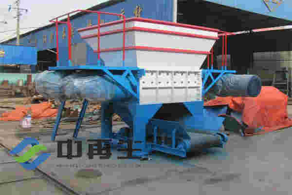 選擇中再生塑料撕碎機，消除”白色垃圾“