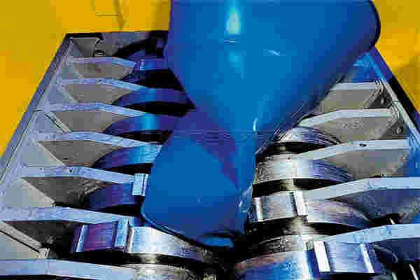 如何控制撕碎機出料的粒度?